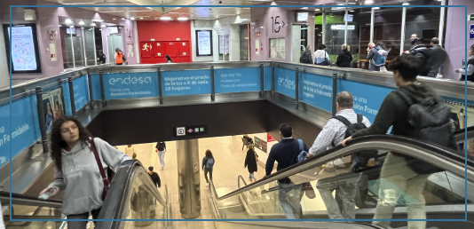 ENDESA TIÑE DE AZUL EL INTERCAMBIADOR DE ELÍPTICA