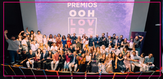 BRONCE CON APEROL SPRITZ EN LOS PREMIOS OOHLOVERS 25