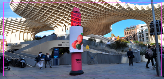 TOUS VISTE DE ROSA LAS SETAS DE SEVILLA